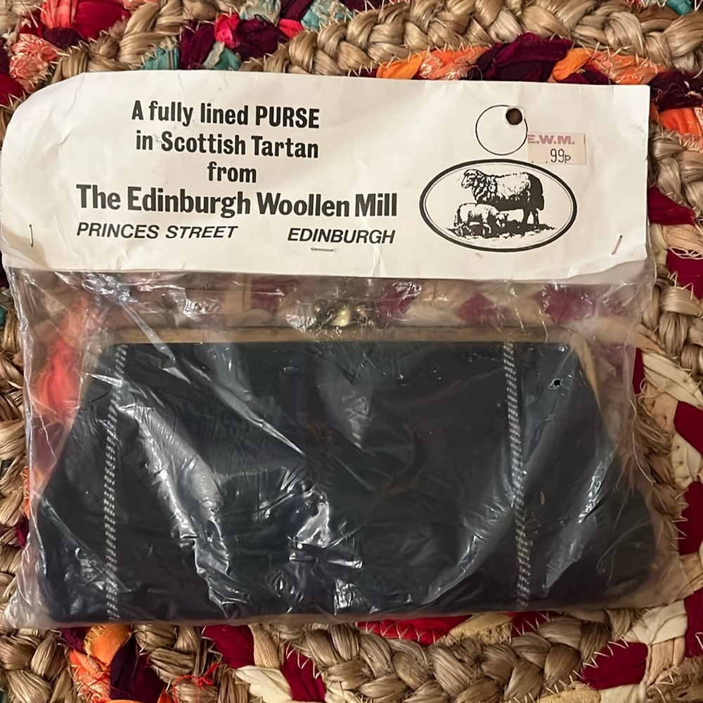 Edinburgh Woollen Mill vintage clutch purse